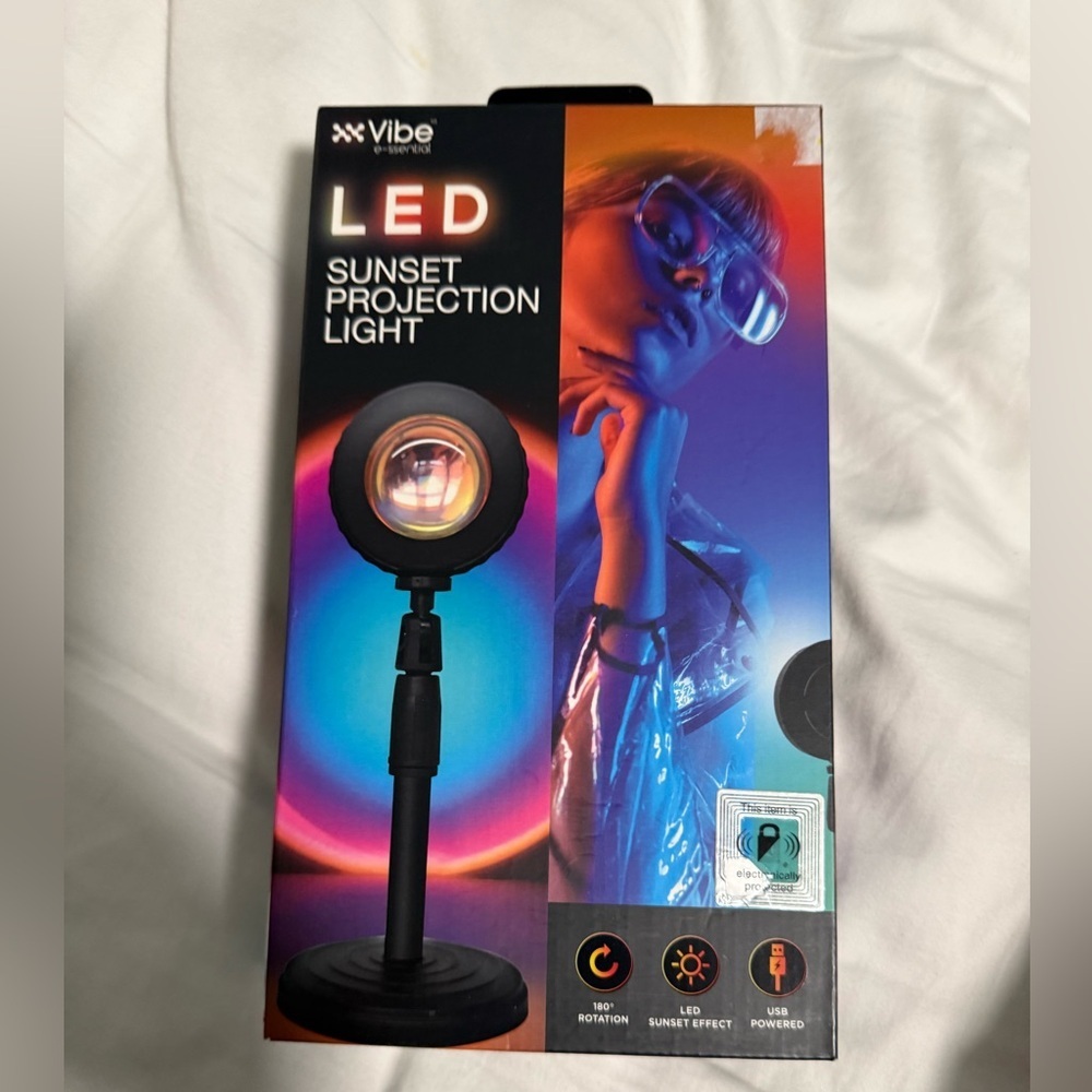 LED Sunset Projection Light. NWB - Picture 4 of 4